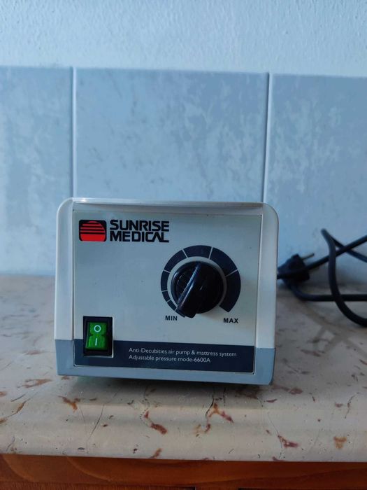 Compressor SUNRISE MEDICAL, para enchimento de colchão anti-escara.