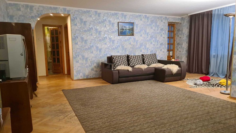 Посуточно, подобово метро Позняки 2кімн, 4 поверх