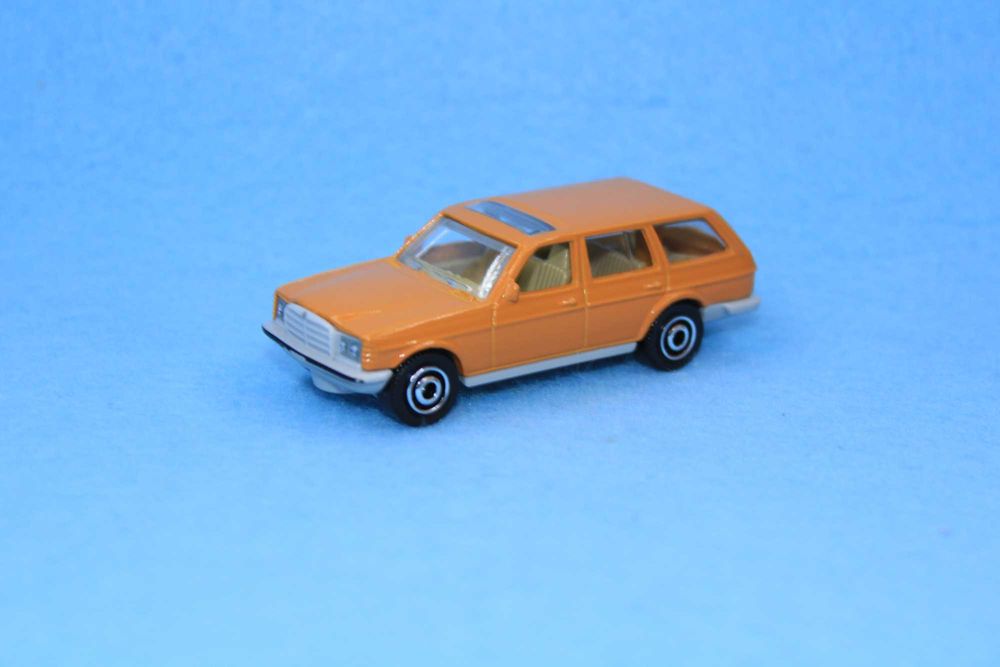 Miniatura Matchbox Mercedes W123