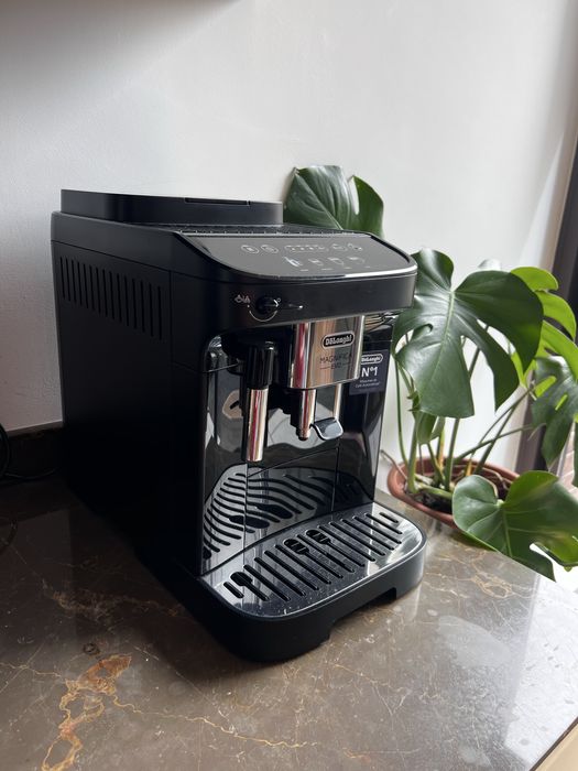 Maquina Delonghi magnifica evo
