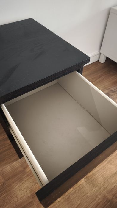 Mesa de cabeceira MALM