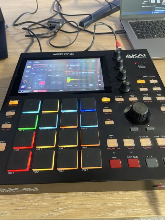Akai mpc one (nie plus )