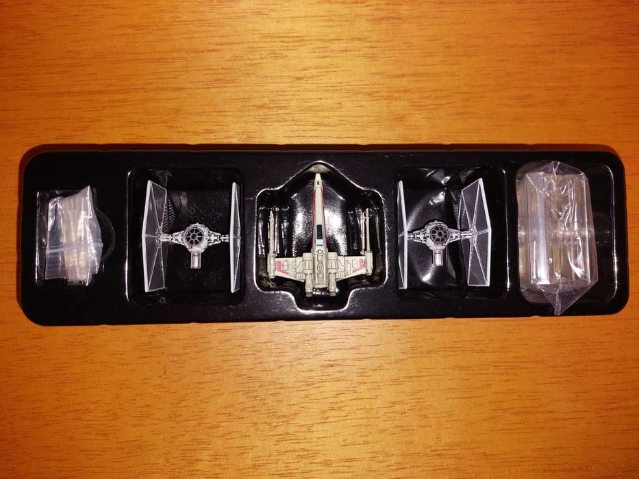 Star Wars X-Wing Miniatures Game (Board Game Jogo de Tabuleiro)