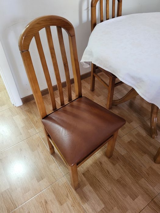 Oportunidade! Conjunto mesa de jantar com 4 cadeiras
