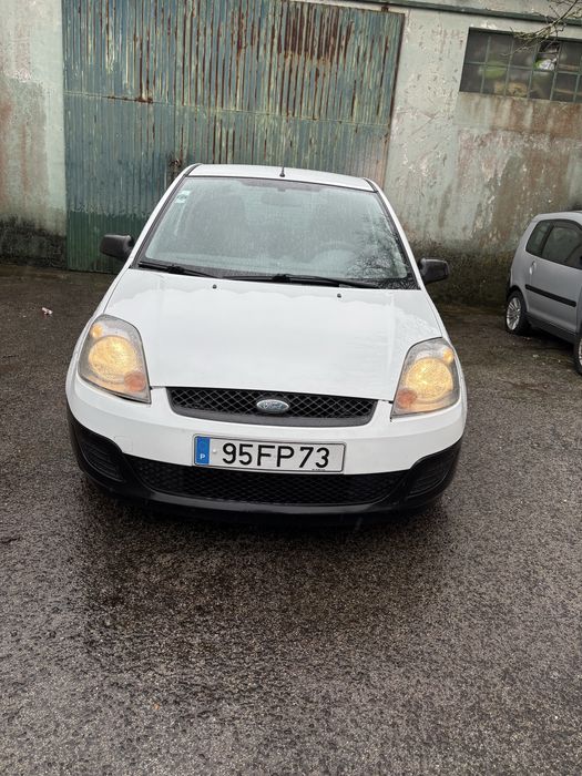 Ford fiesta 2008 em muito bom estado