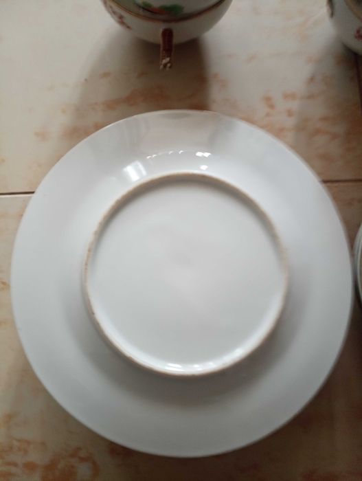 6 Chávenas, 6 pires e 6 pratos. Motivos Orientais.