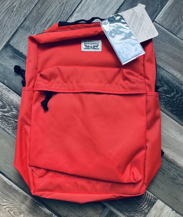 Продам рюкзак Levis