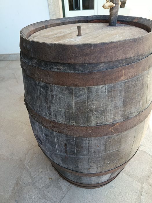 Pipo 100 litros em castanho velho