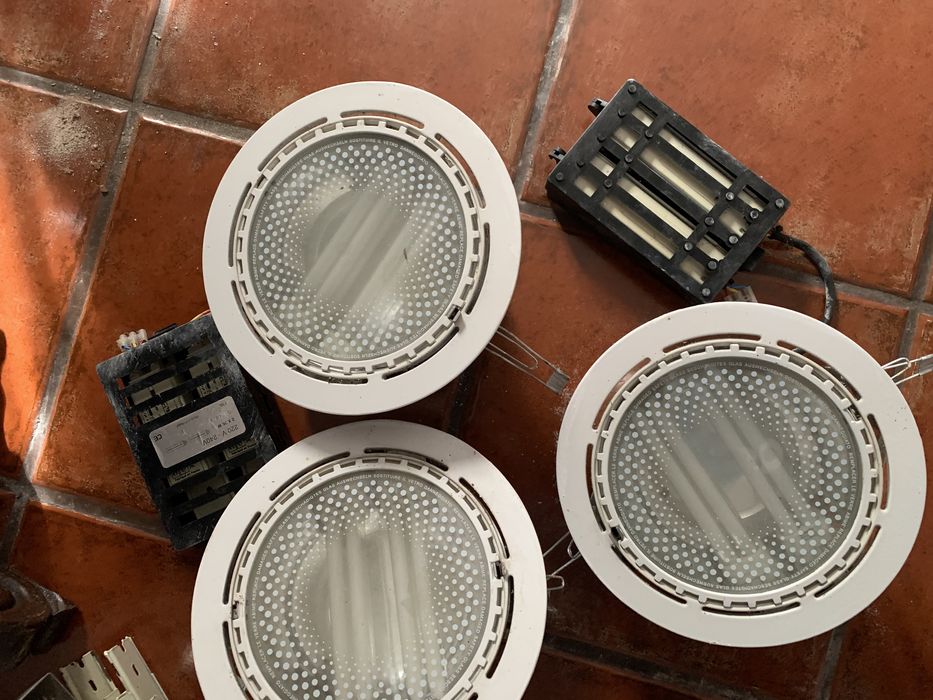 Vendo conjunto de 12 projetores(funcionam)