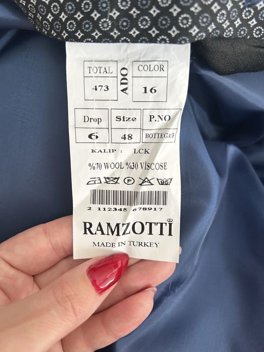 Мужской классический костюм тройка