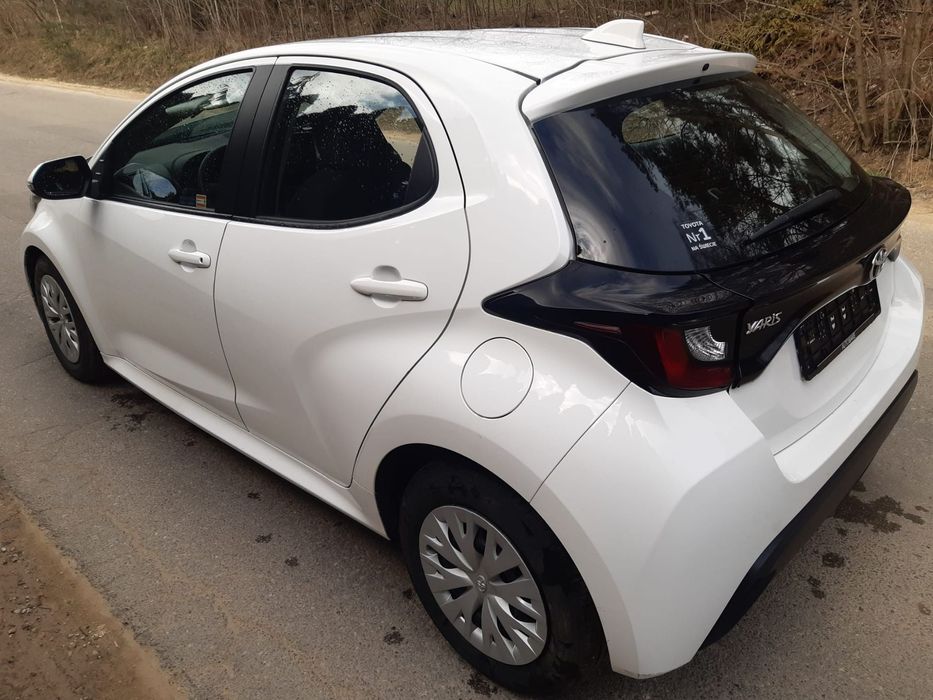Toyota Yaris Salon PL Kamera Radar