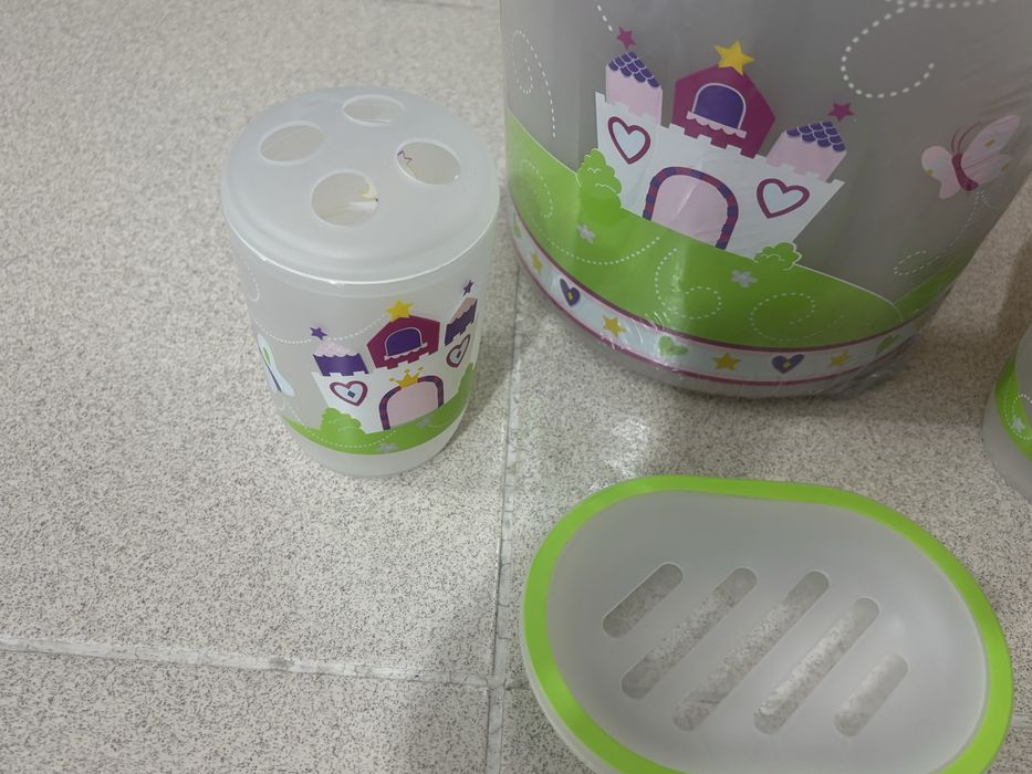 Conjunto de artigos para WC criança