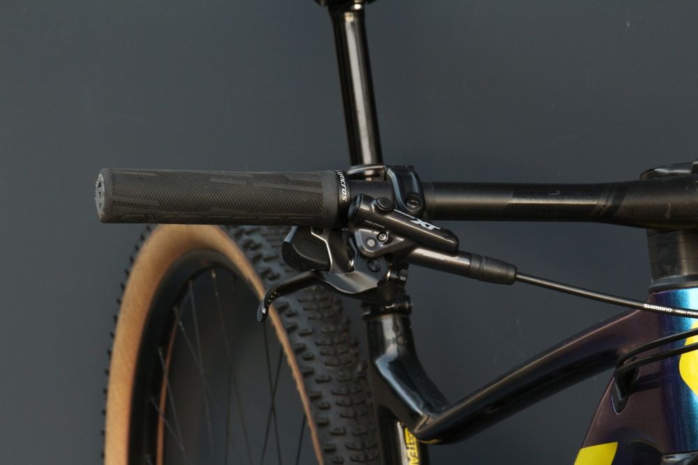 Двопідвісний карбоновий велосипед Scott Spark RC 900 Team Issue AXS.Rock Shox SID, SRAM