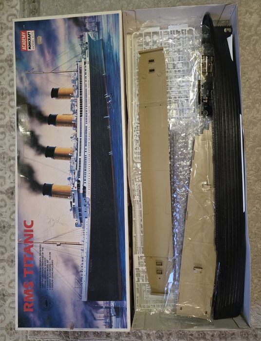 RMS Titanic model do sklejania