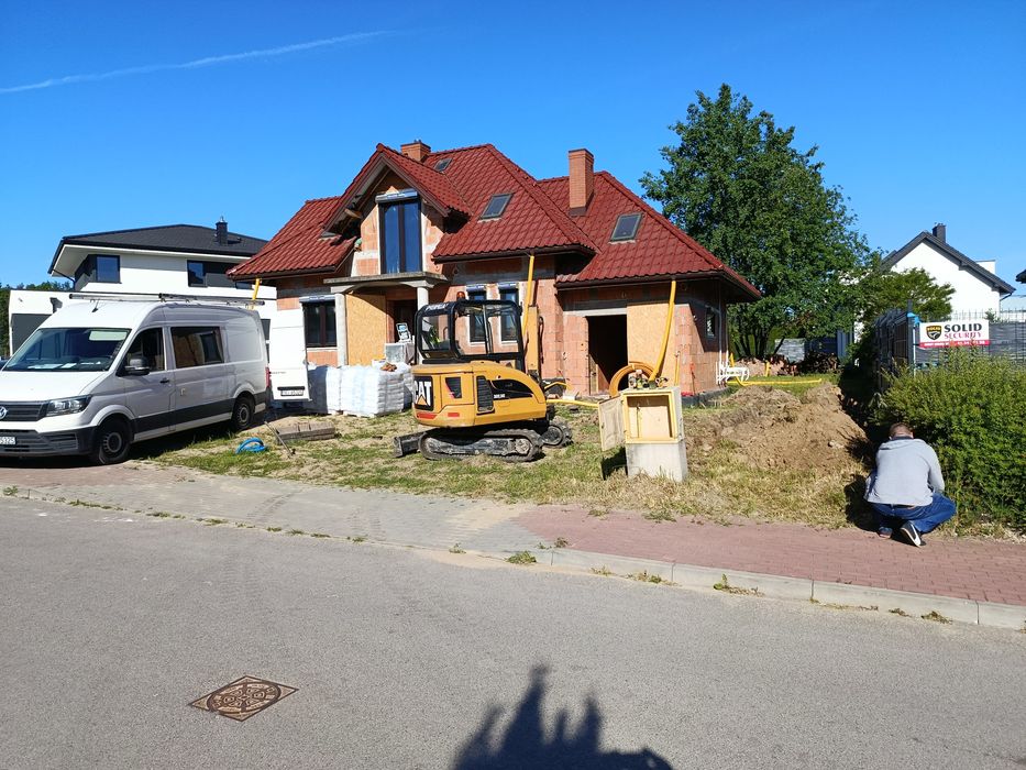 Usługi minikoparką 2.7 Cat plus wywrotka 3.5t bądź wywrotka 10t