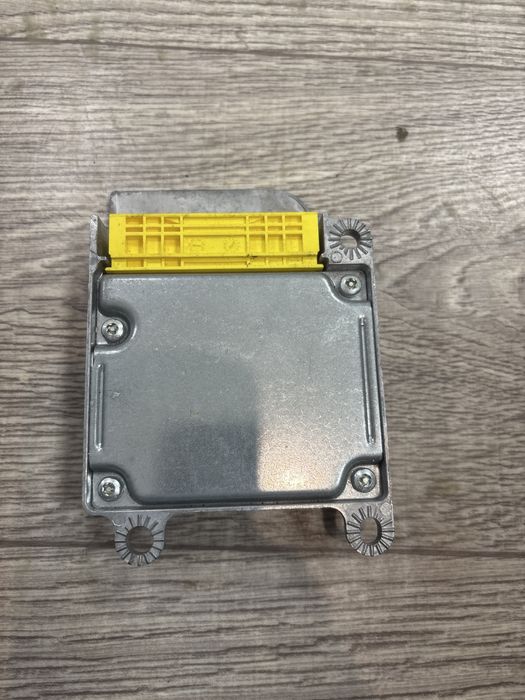 Блок керування подушками безпеки Skoda Octavia Tour