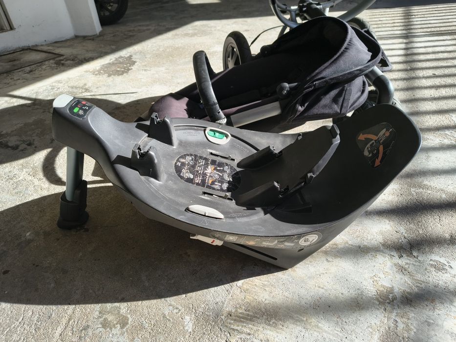 Carrinho Quinny e babycock Cybex com base