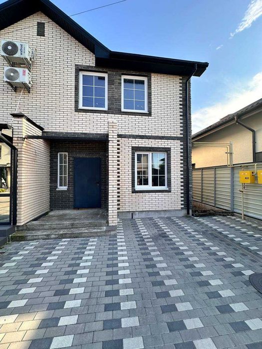 Продаж таунхаусу, Військбуд.