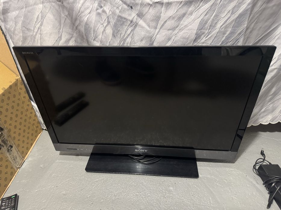 Telewizor SONY KDL-32EX521 + pilot + podstawka