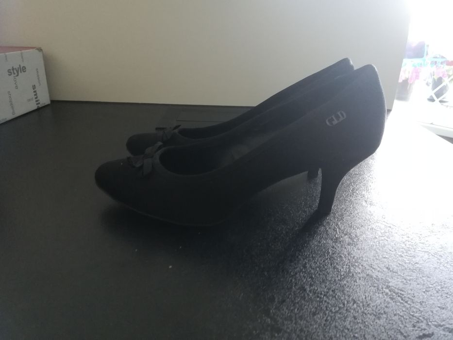 Buty czarne, materiałowe