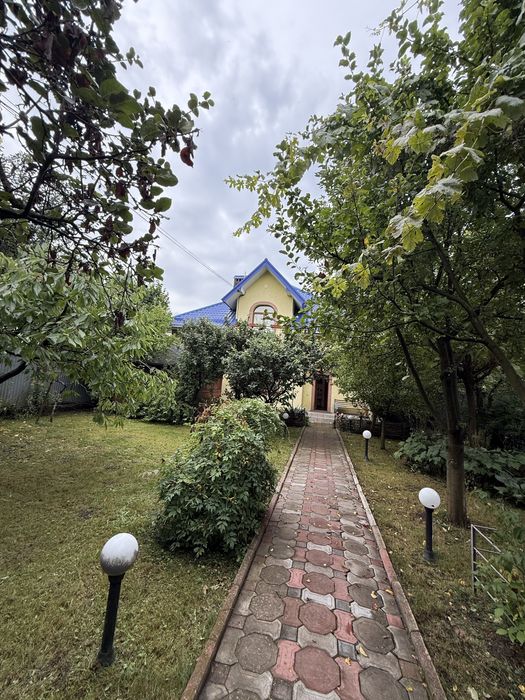 Оренда будинку Винники, 300м.2, вул.Білозіра, ділянка 12 сот.,1000$+КП