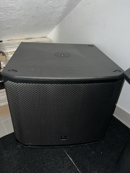 Subwoofer ativo Electro Voice EKX-18SP + Cover