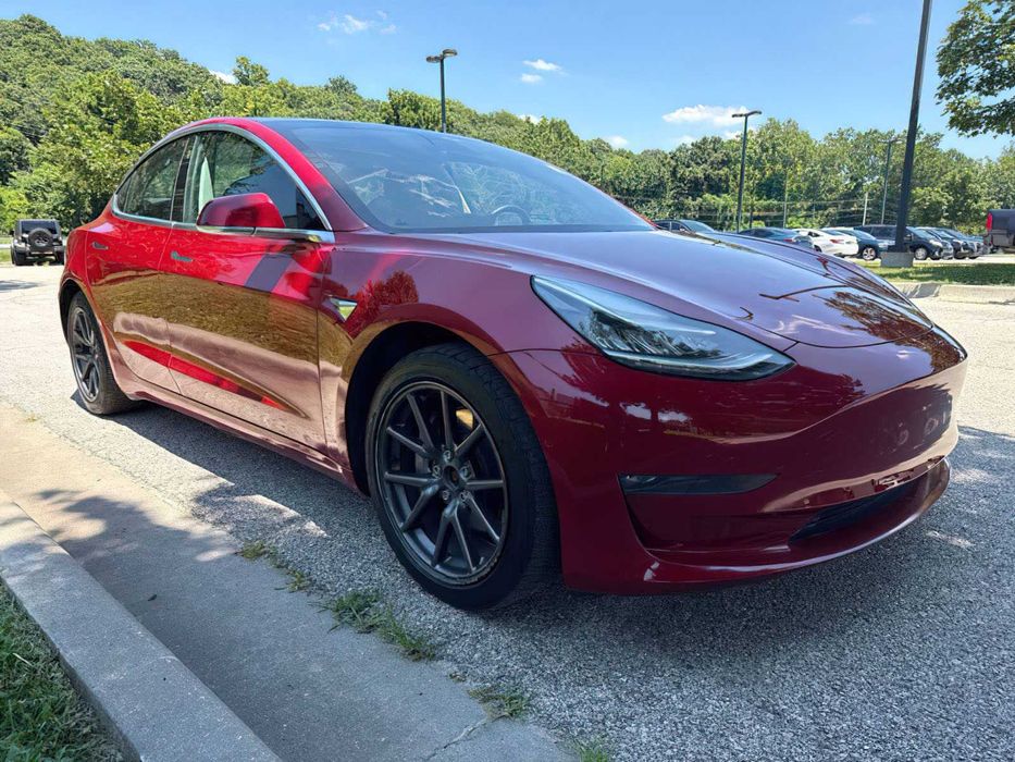 Tesla Model 3 Long Range      2019