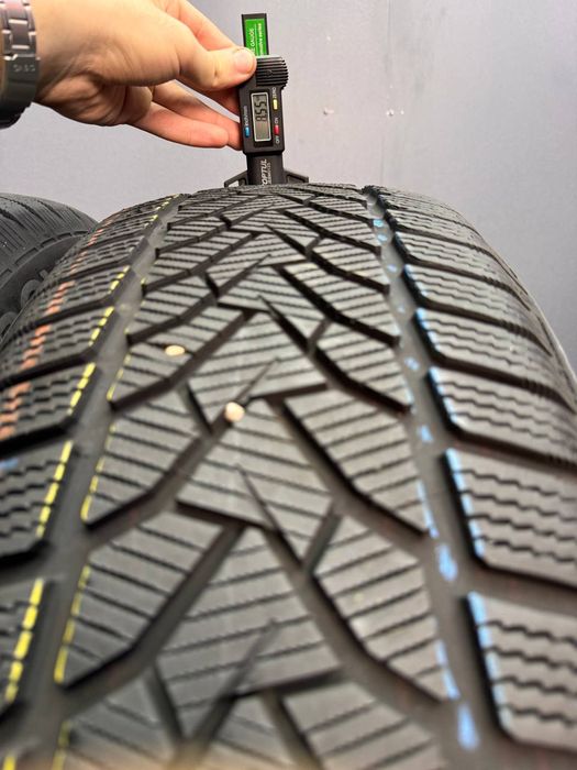 Шины БУ 235 55 R 19 Uniroyal winterexpert Зима Комплект резина