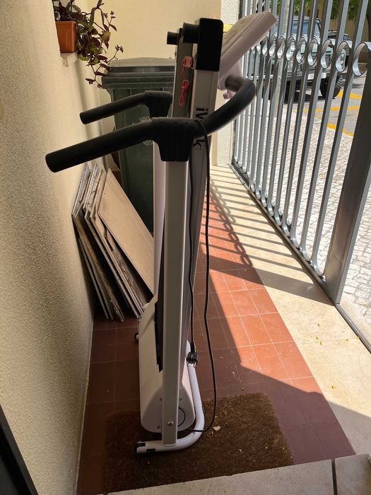 Passadeira Elétrica Dobrável iWalk Compacta e Funcional