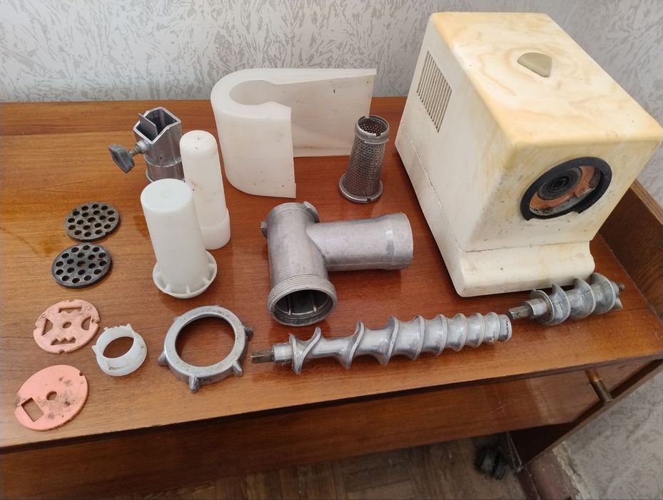 Электромясорубка производство Н. Каховка