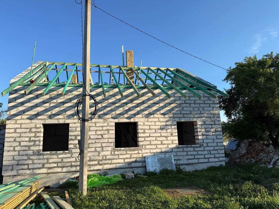 Монтаж / Будівництво даху, Кладемо металочерепицю, Ремонт покрівлі, Зведення дахів