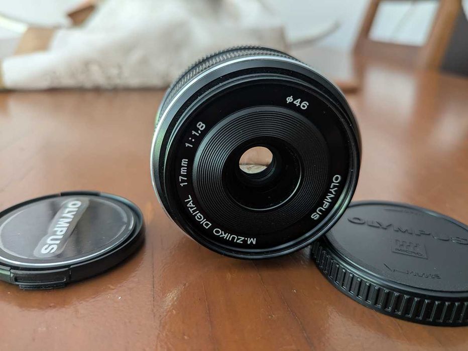 Olympus M. Zuiko Digital 17mm f/1.8 "c/nova"