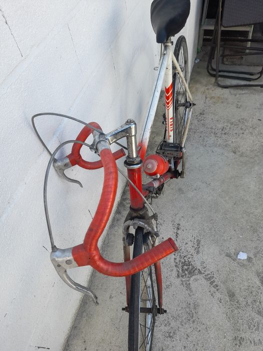 Bicicleta de corrida antiga so pa quem tem gosto vendo no estado k se