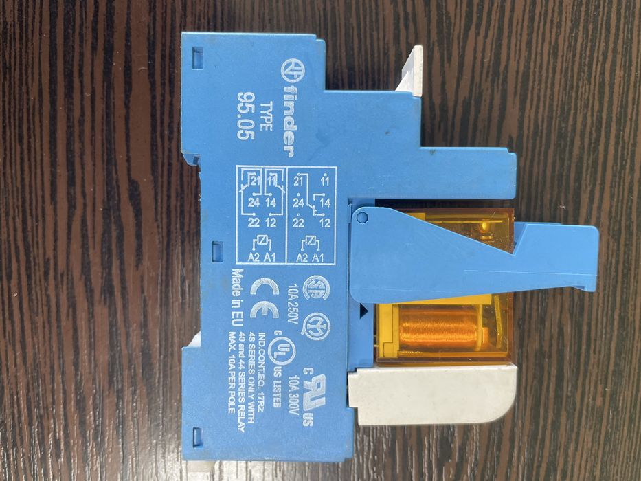 Модуль реле Finder 220В ціна за 8 шт.