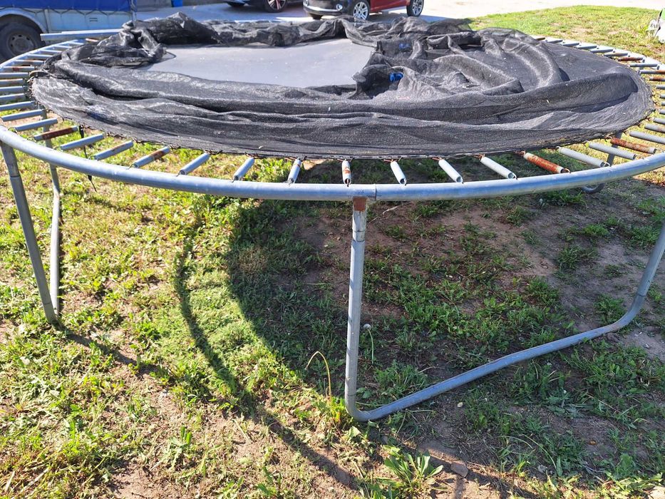 Trampolina ogrodowa