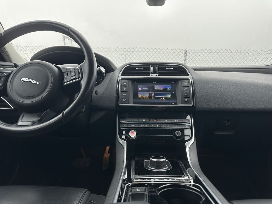 Jaguar XE 2.0D Prestige Caixa Automatica Aceito Retoma
