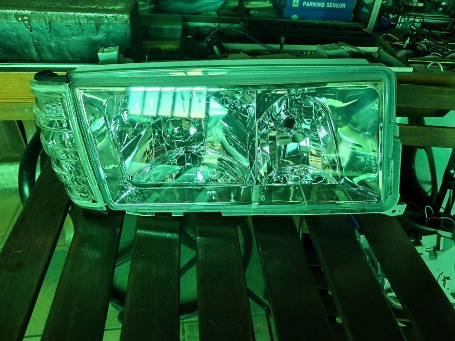 Farol e pisca do Mercedes 190 d
