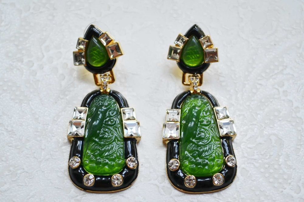 Роскошные серьги черные с зеленым monet