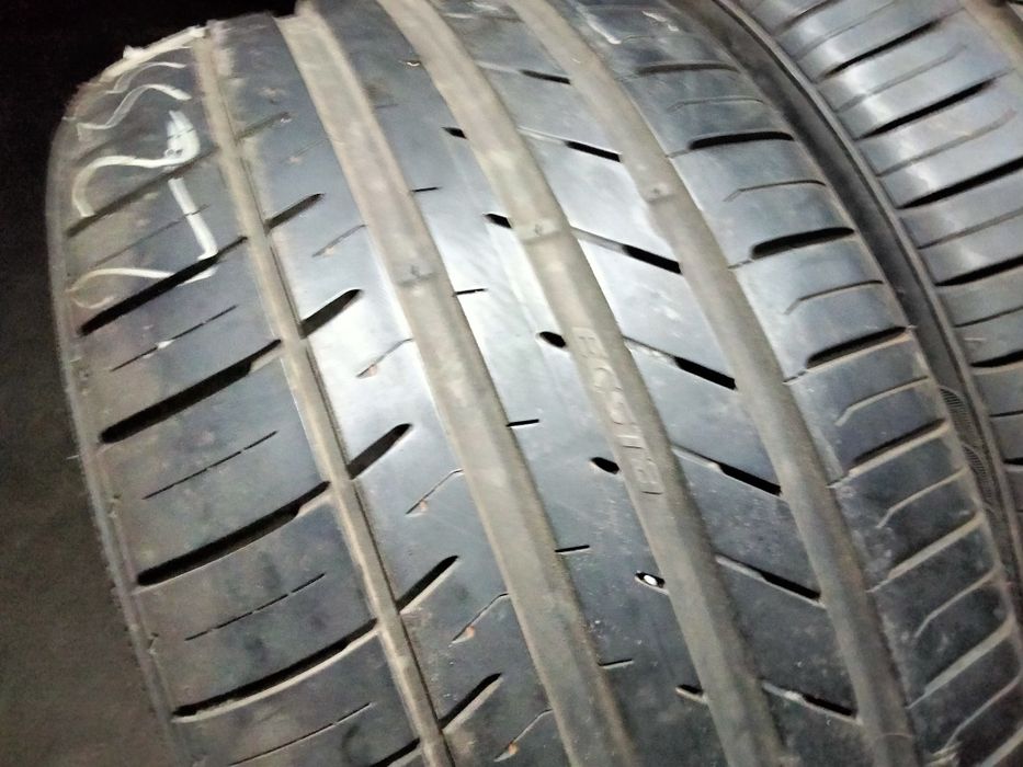 225 35 R17 Kumho