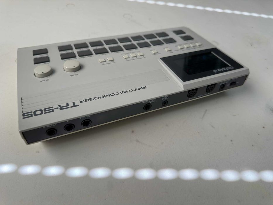 Roland    TR-505
