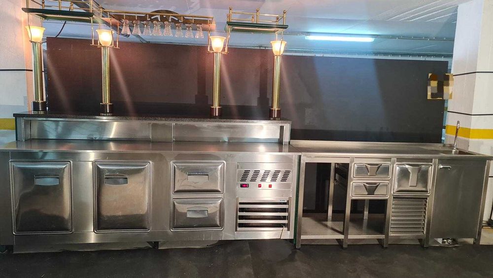 Bancada refrigerada com motor incorporado