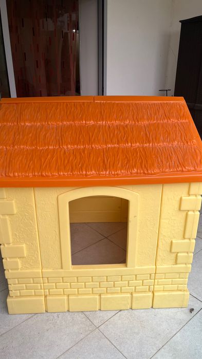 Casa de brincar semi-nova