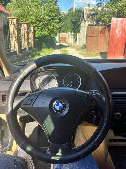 BMW E60 530i офицал