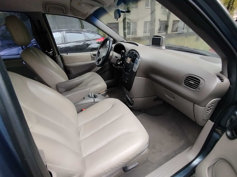 Chrysler Grand Voyager 3.3 v6 AT газ бензин автомат минивео 7 мест