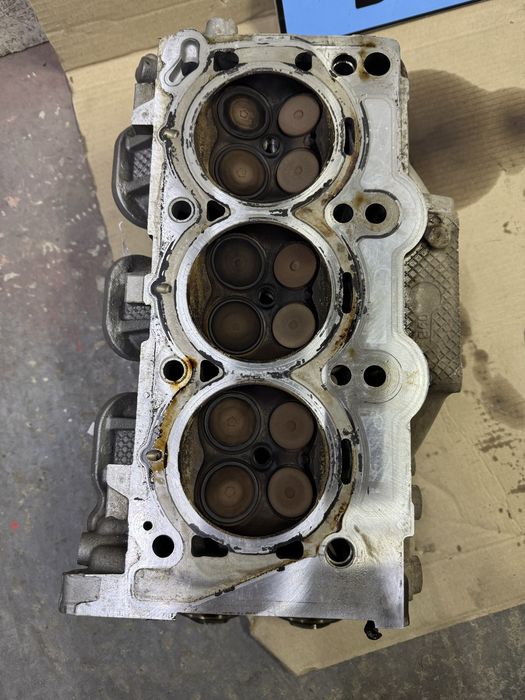 Головка блока цилиндров гбц голова левая правая Jeep Cherokee 3.2 V6 Pentastar Двигатель Двигун