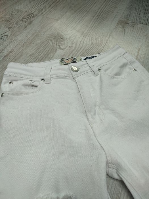 Boohoo 36 S spodnie damskie rurki skinny biale jeansy dżinsowe dziury