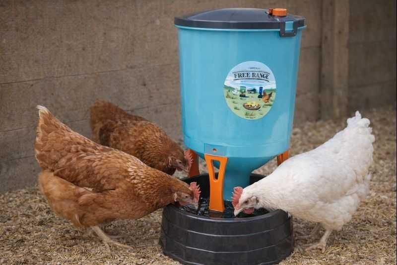 Poidło dla kur automatyczne z przezroczystym zasobnikiem 35 litrów