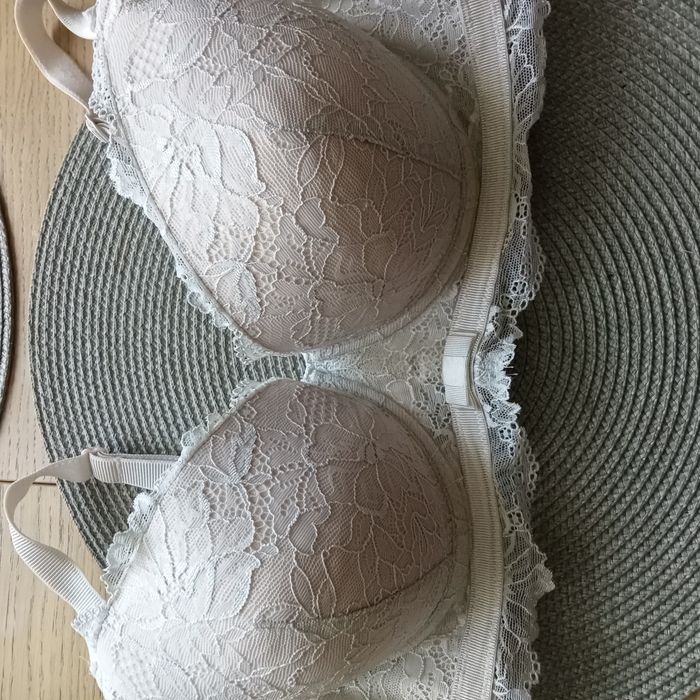 Biustonosz push up, koronkowy Esotiq 80D