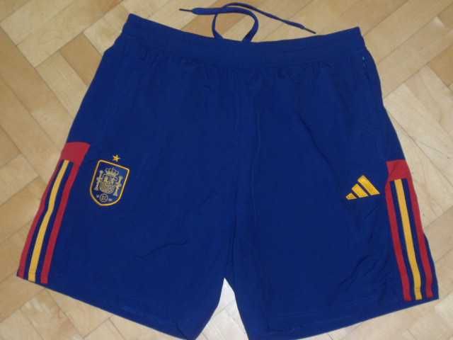 Hiszpania nowe spodenki męskie Adidas L