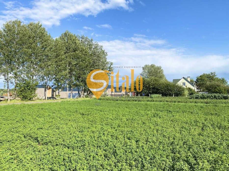 Ділянка з видом на К. Карпати, поруч із озером Підгірці